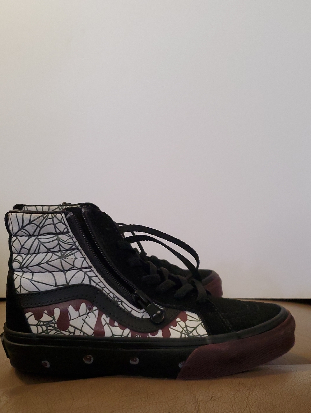 Vans Sk8-Hi Zip US Kids 13.5. Spooky Graphic Spiders And Blood. NWOT